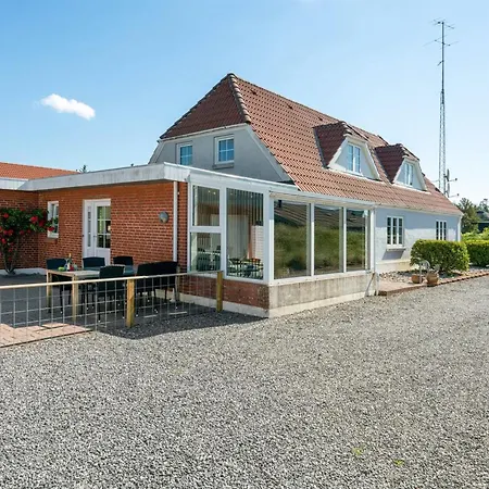 Stefan - 500m From The Sea By Interhome