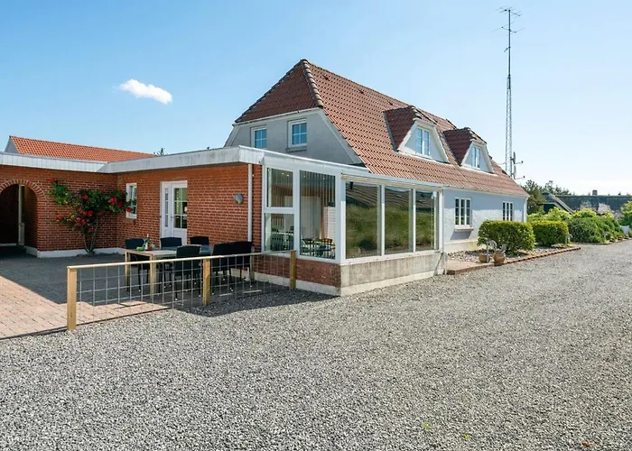 Stefan - 500m From The Sea By Interhome